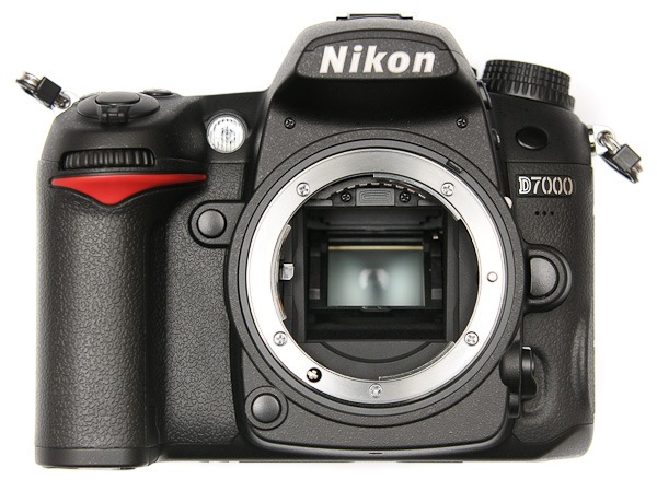 Review: Nikon D7000 â Nikon's Best DX Camera